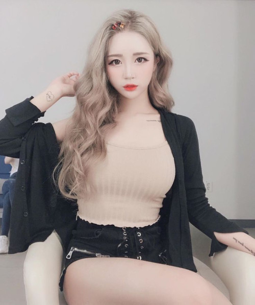 보미