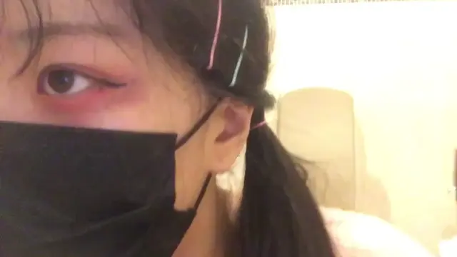 화장 지우기전에 찍었어 헤헷
