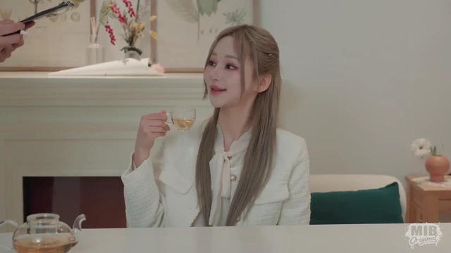 프리미엄 여성용 성접대 서비스를 신청한 재벌집 공주님 SEO-203