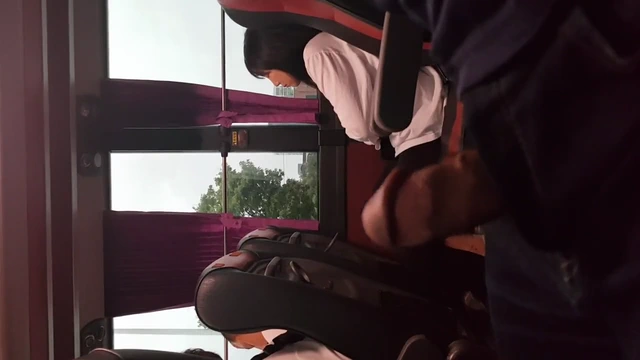버스 안에서 자위 갈기는 개쌉변태