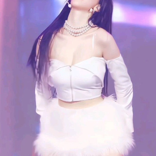 순백의 카리나
