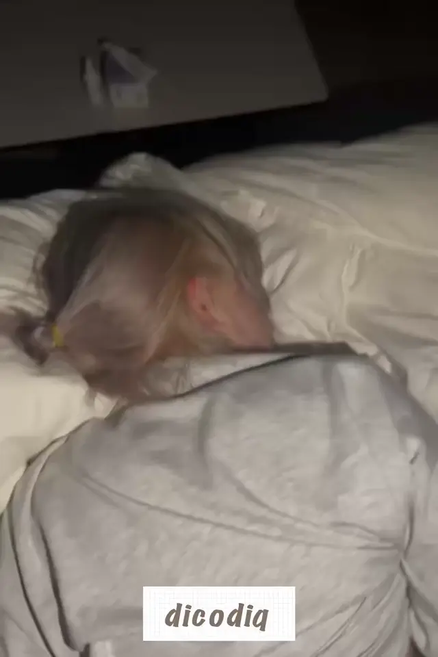 술취해 자던 여친 뒤로 먹기