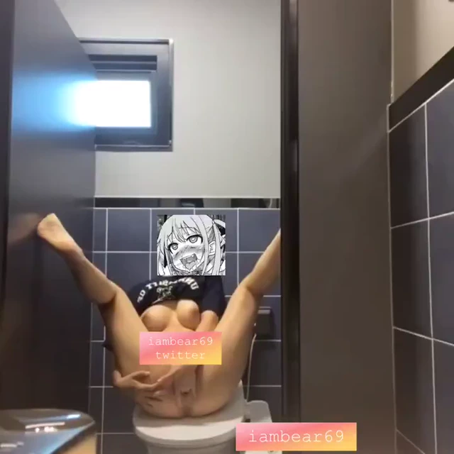 화장실에서 자위하다 오줌발사